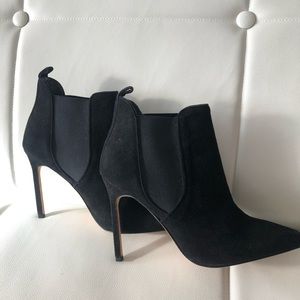 Manolo Blahnik Shoes - Manolo Blahnik suede ankle boots Manolo Blahnik Shoes - Manolo Blahnik suede ankle boots